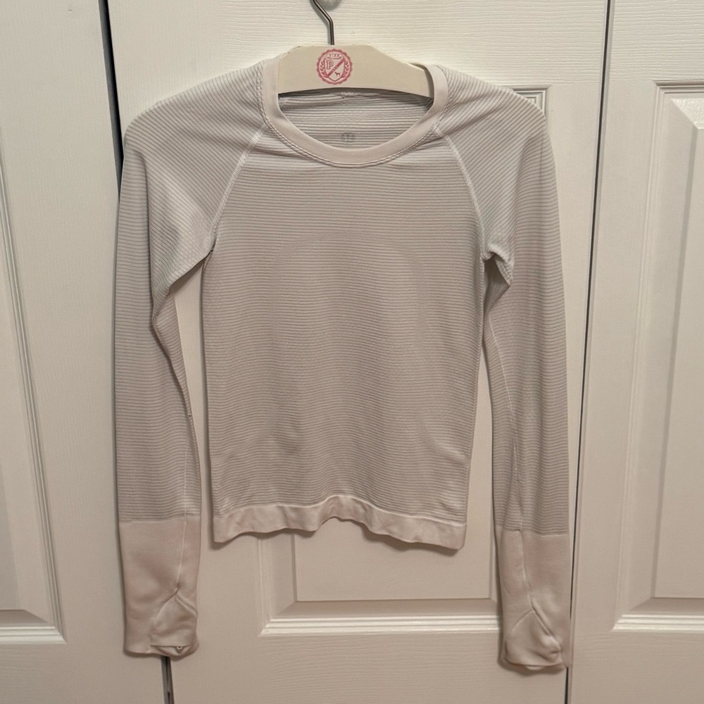 Lululemon Swiftly Tech 2.0 Waist Length in White - Picture 2 of 5